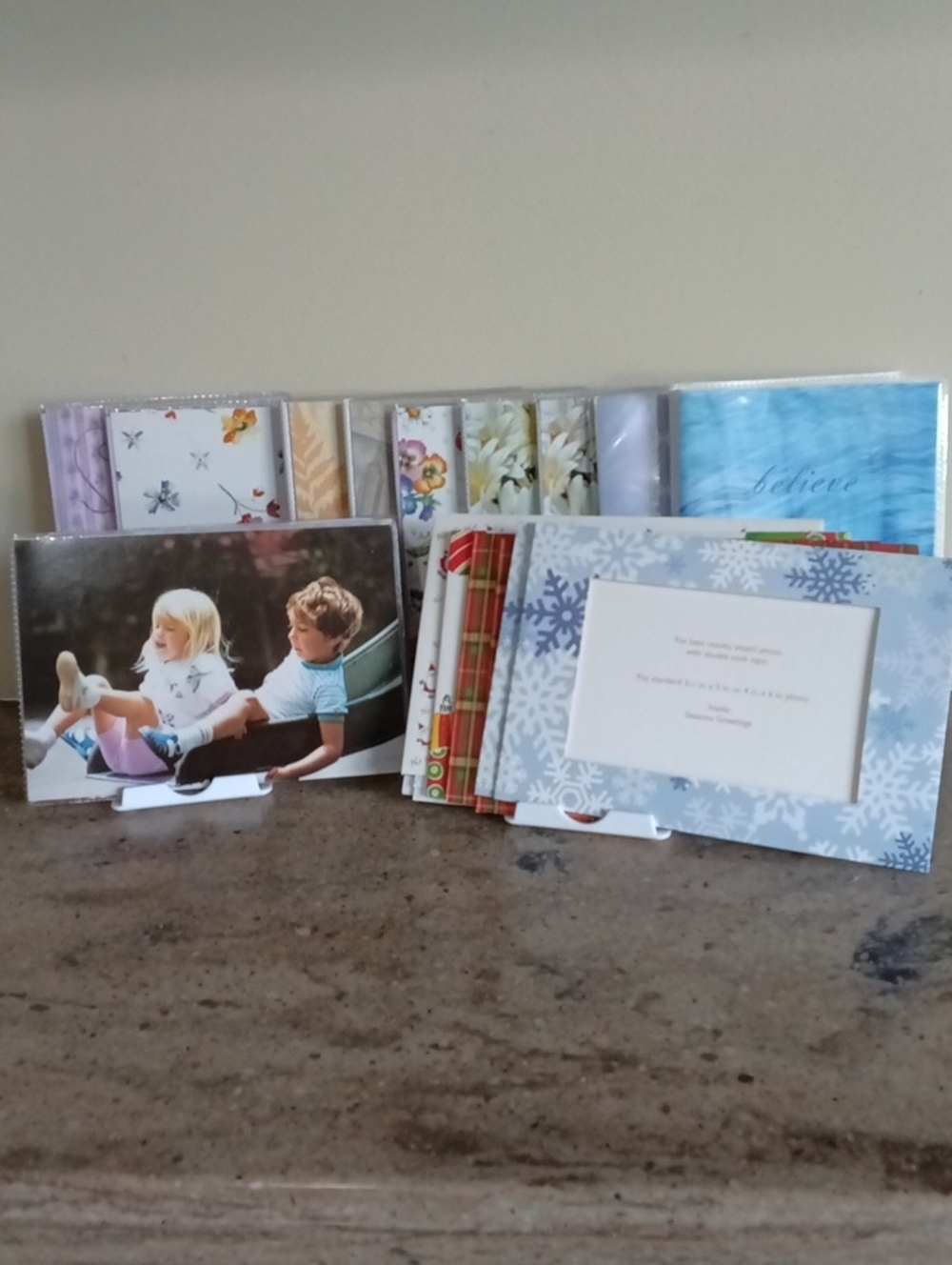 Assorted 6 Holiday Photo Cards & 10 4x6 Mini Photo Albums